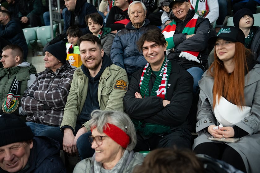Kibice na meczu Śląska z Widzewem (2 marca 2024) na Tarczyński Arenie